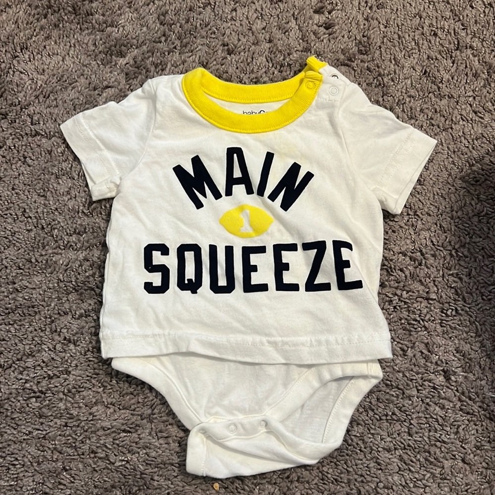 Gap Baby Onesie Shirt "Main Squeeze"